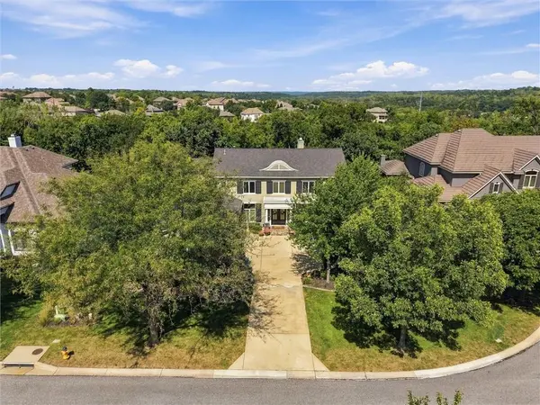 20108 W 92nd ST, Lenexa, KS 66220