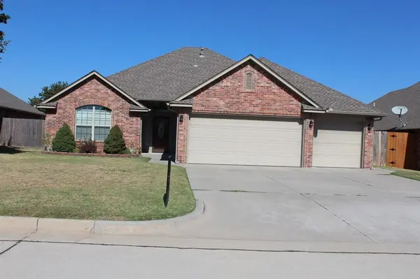 10823 Garrett Cole DR, Midwest City, OK 73130