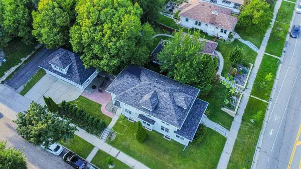 445 Lexington Pkwy S, Saint Paul, MN 55105