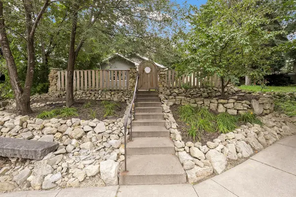 1680 Edgerton ST, Saint Paul, MN 55130