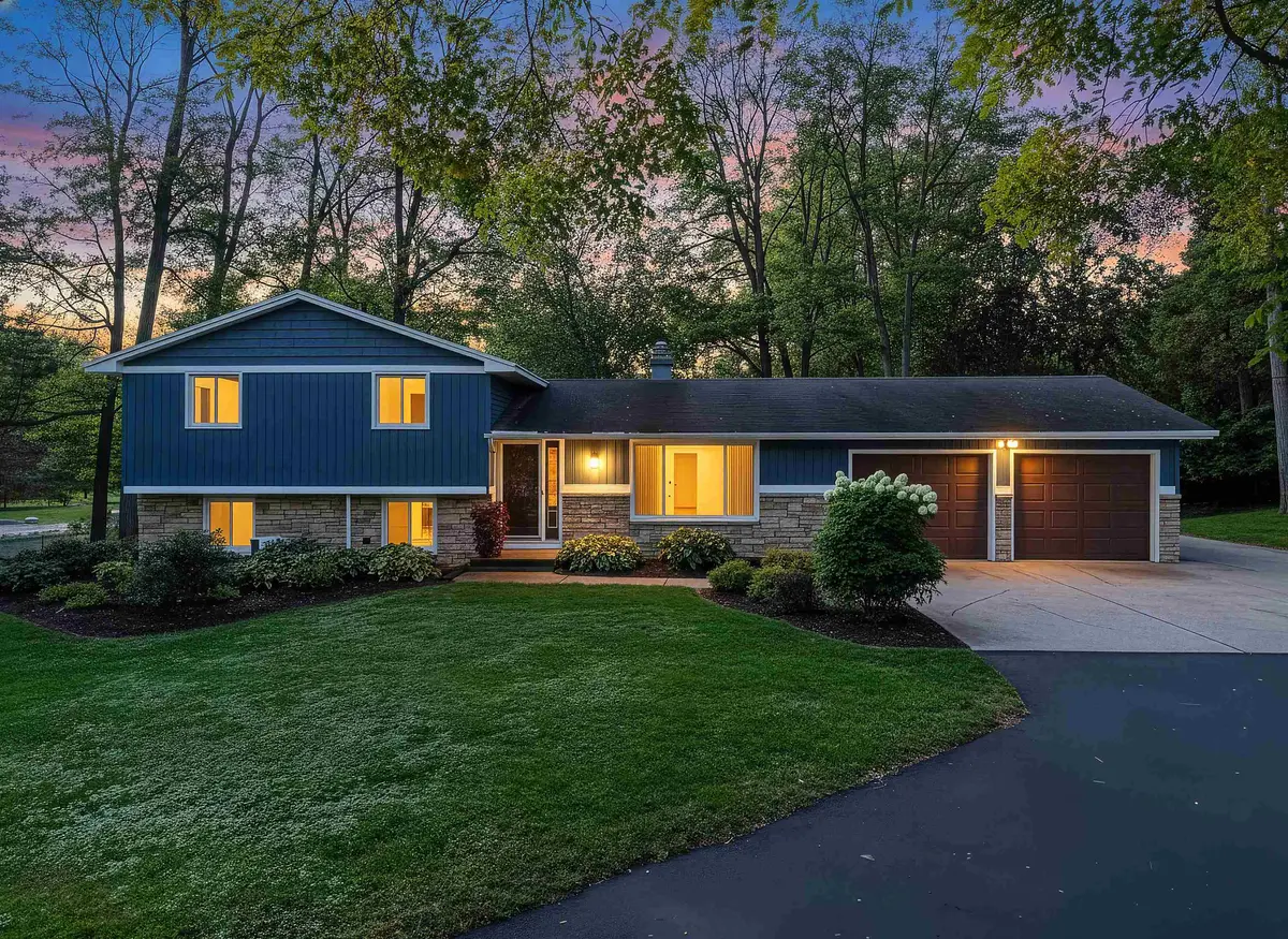 2347 SCHOOL LN, Green Bay, WI 54313