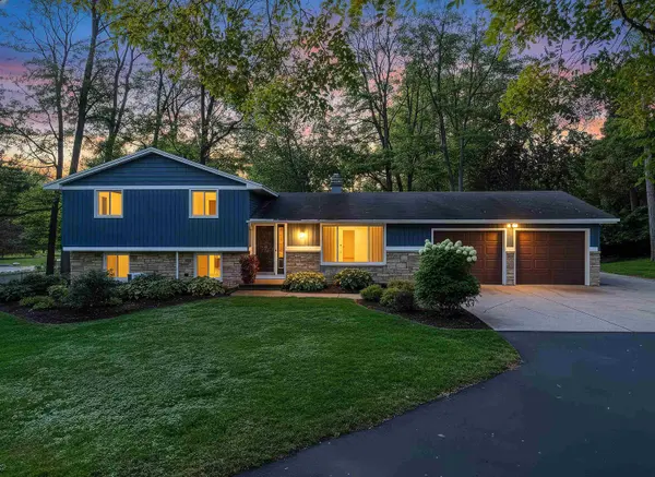 2347 SCHOOL LN, Green Bay, WI 54313