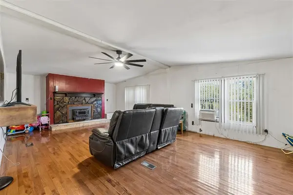 19001 Rolling Oak RD, Newalla, OK 74857