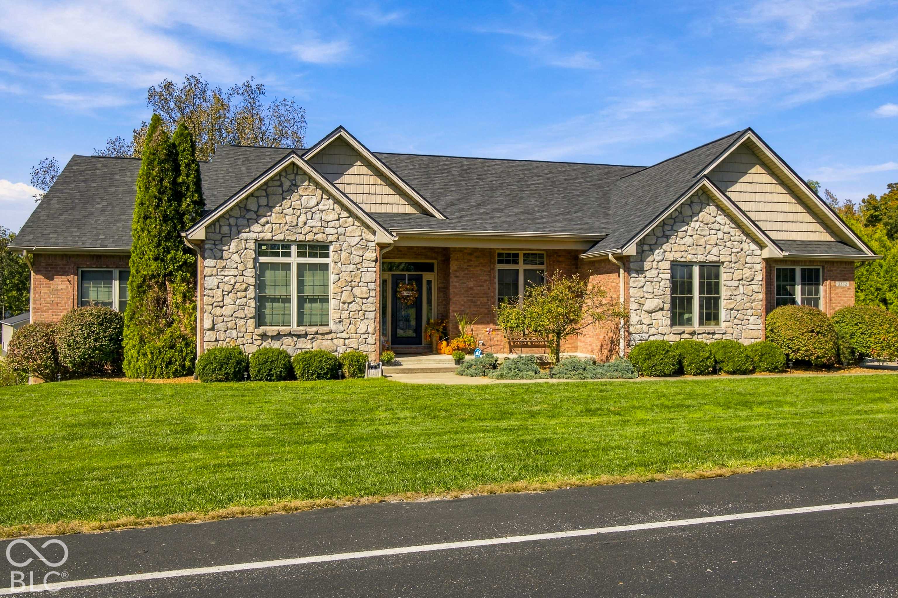 2532 Woodland Farms DR, Columbus, IN 47201
