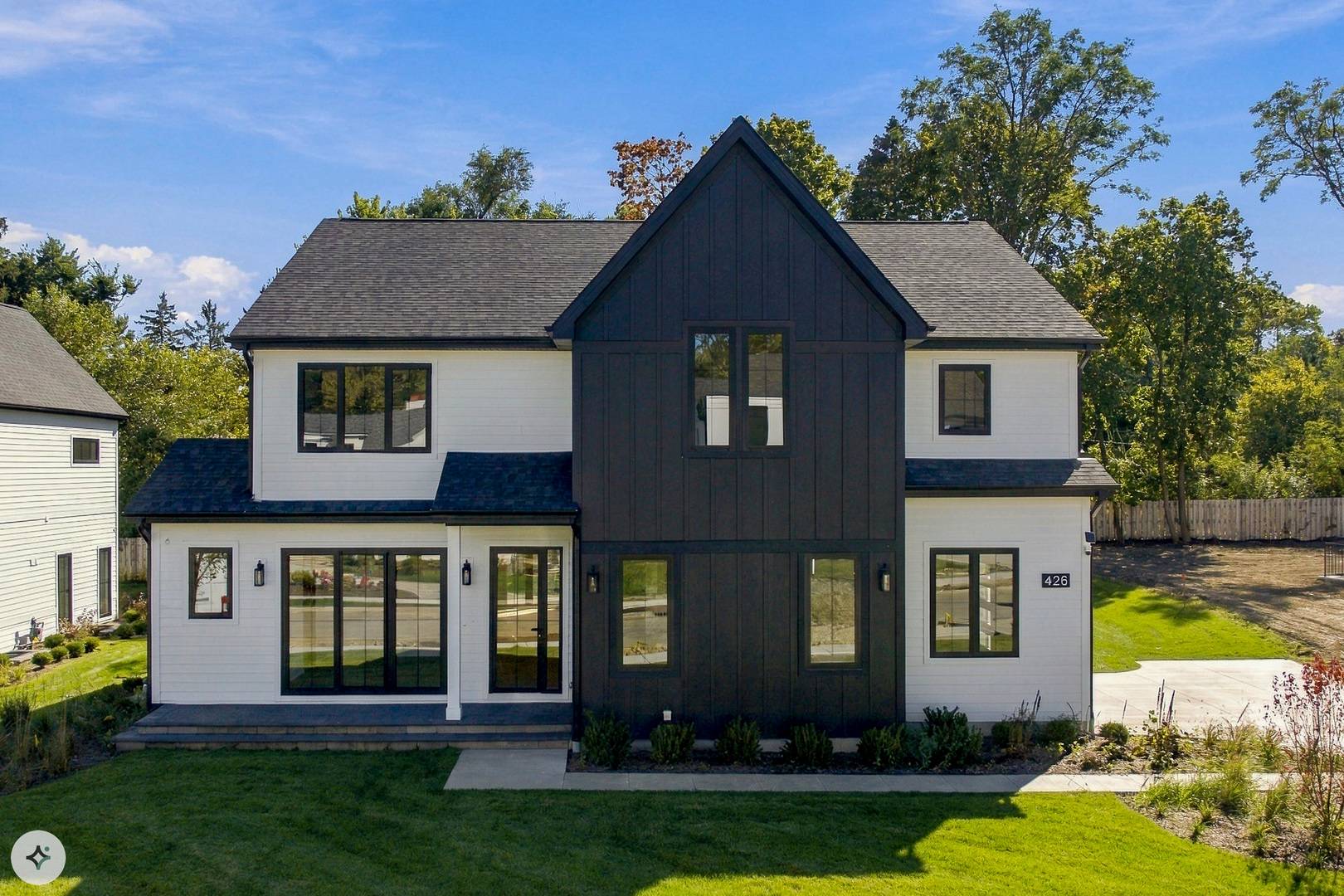 426 Forest Edge DR, Glencoe, IL 60022