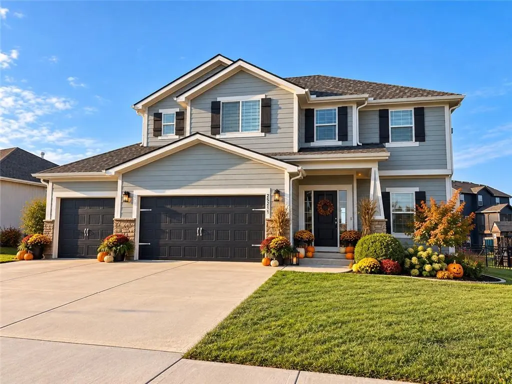 25211 W 148th TER, Olathe, KS 66061