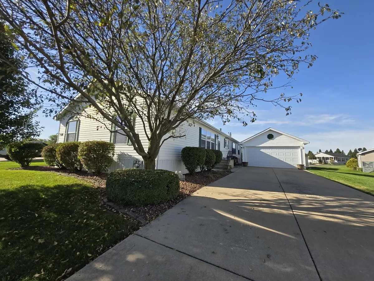 928 Holly DR, Manteno, IL 60950