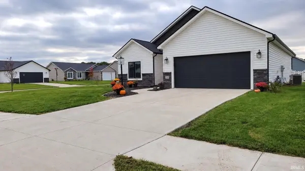 760 Waxwing CT, Roanoke, IN 46714