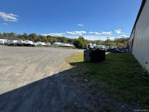 2907 Us Route 9W #400, New Windsor, NY 12553