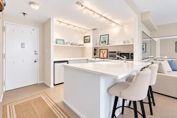 100 W Broadway #4N, Long Beach, NY 11561