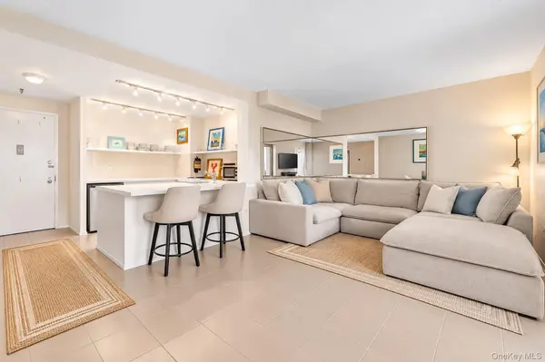 100 W Broadway #4N, Long Beach, NY 11561
