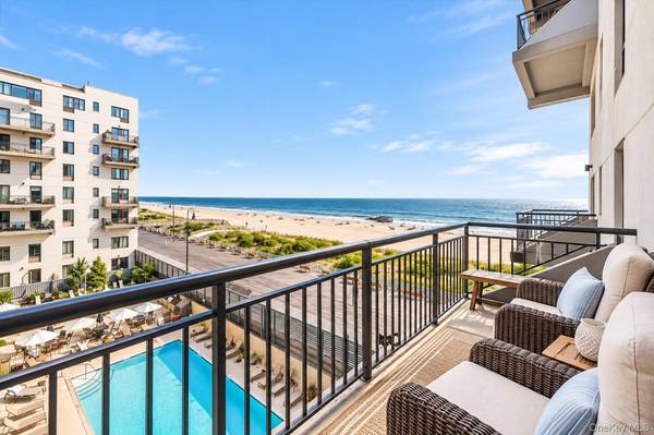 100 W Broadway #4N, Long Beach, NY 11561