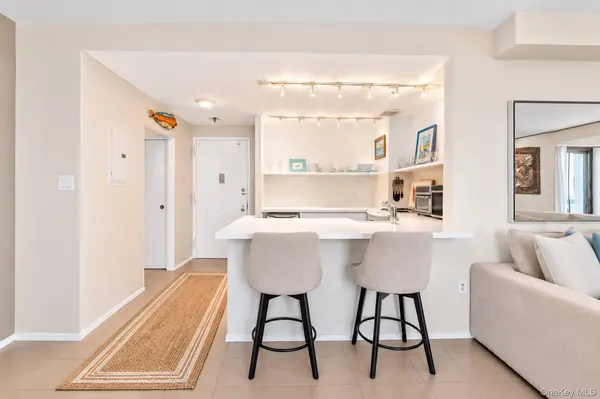 100 W Broadway #4N, Long Beach, NY 11561