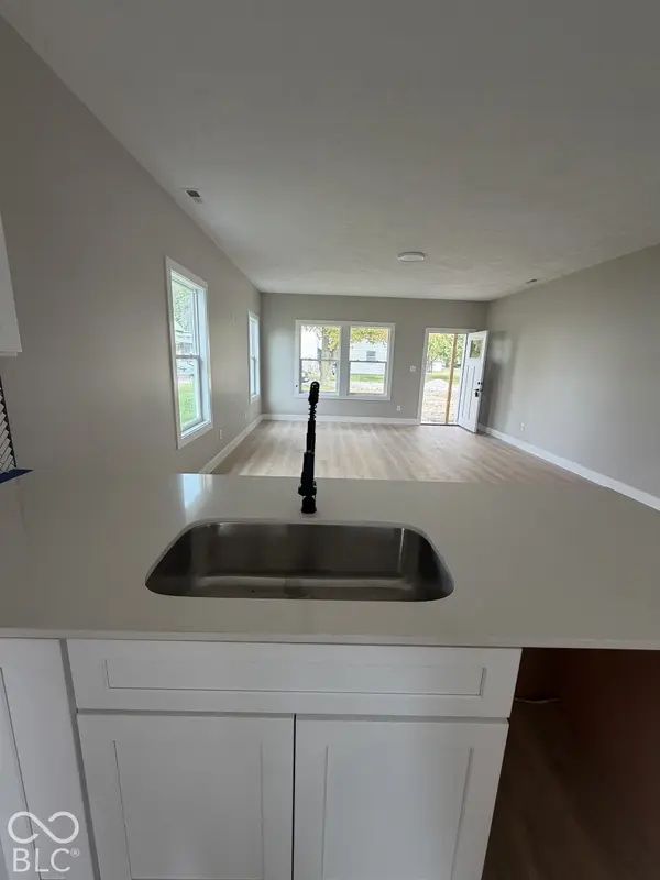 406 N 10th ST, Elwood, IN 46036