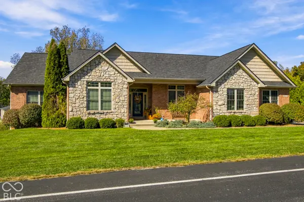 2532 Woodland Farms DR, Columbus, IN 47201