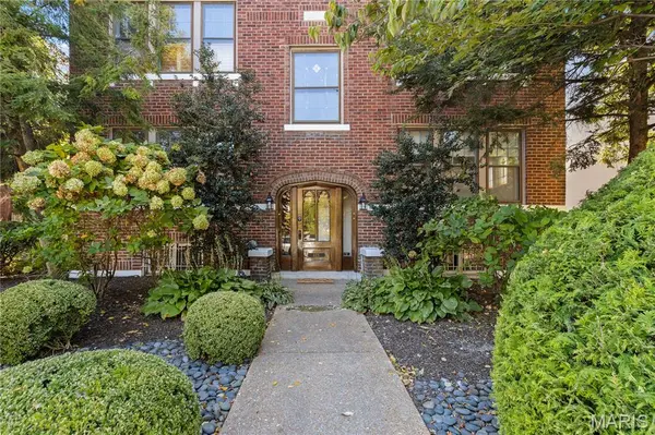4416 Laclede AVE, St Louis, MO 63108