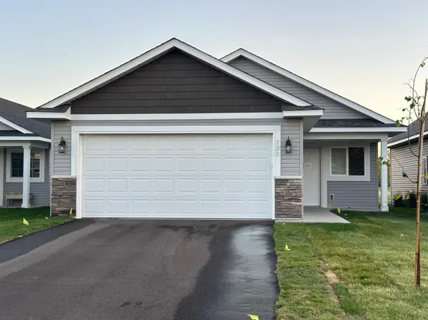 720 Cherrywood LN NE, Isanti, MN 55040