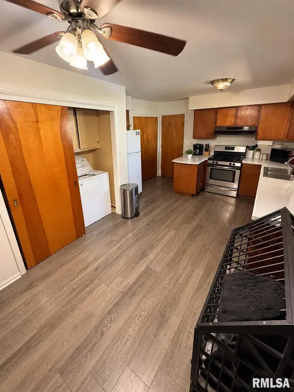 204 E 5TH ST #204 & 206, Armington, IL 61721
