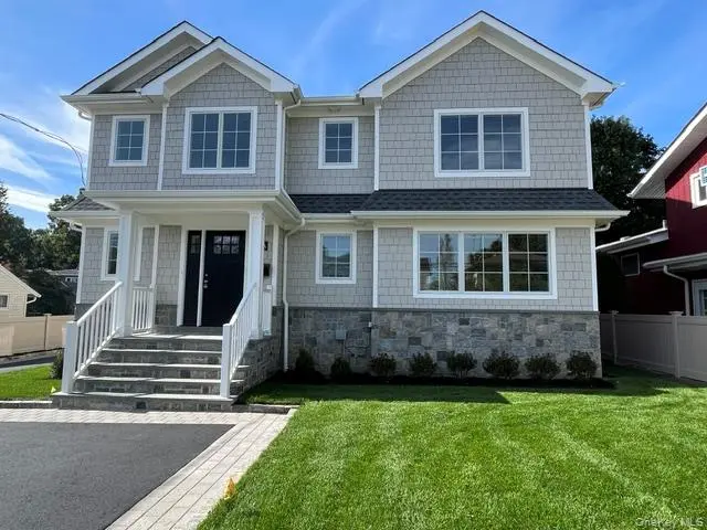 43 Marwood RD #A- Front, Port Washington, NY 11050