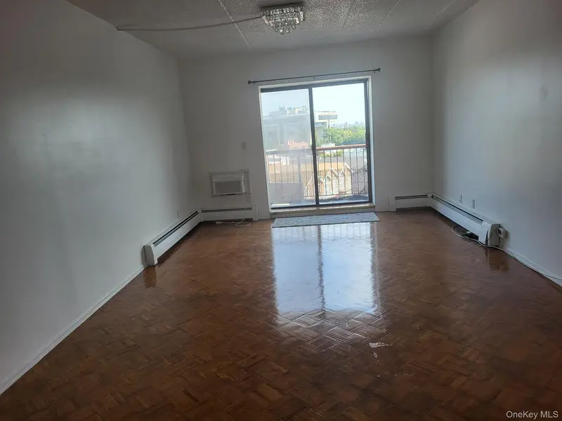 54-09 108 ST #Apt 6A, Corona, NY 11368