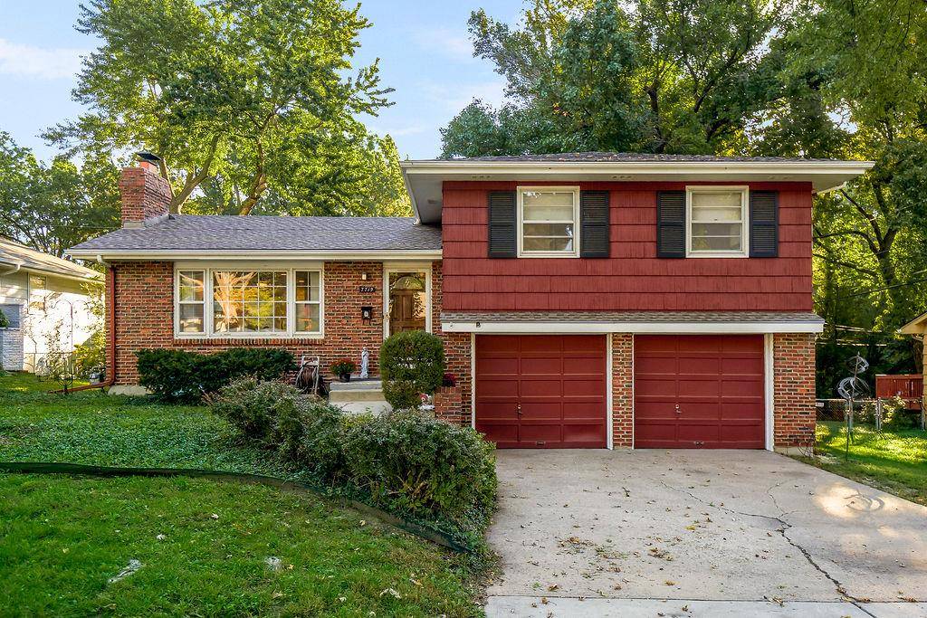 7719 Howe DR, Prairie Village, KS 66062