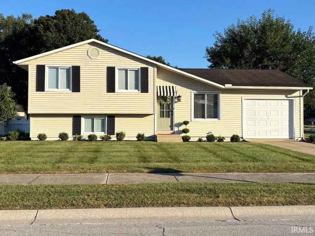 2718 Hampton RD, Mishawaka, IN 46544-6129