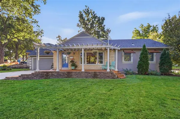 3007 W 73rd TER, Prairie Village, KS 66208