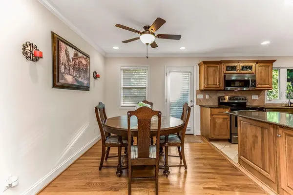 7719 Howe DR, Prairie Village, KS 66062