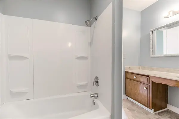 11250 College AVE, Kansas City, MO 64137