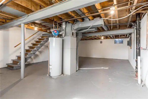 11250 College AVE, Kansas City, MO 64137