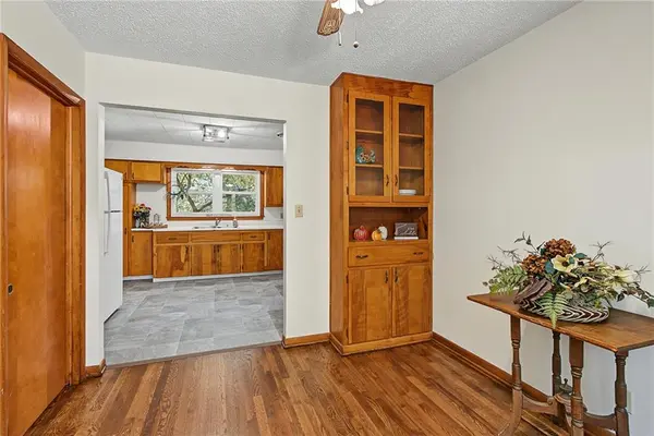 827 W 22nd ST, Lawrence, KS 66046