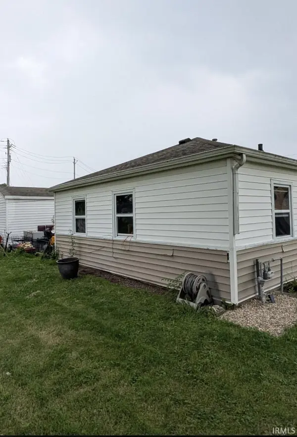 9 Allen LN, Greenfield, IN 46140