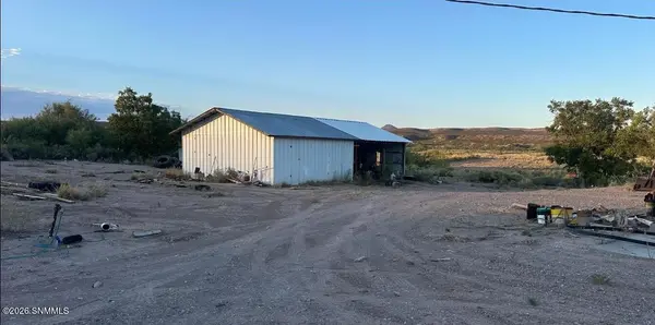 231 Las Palomas RD, Williamsburg, NM 87942