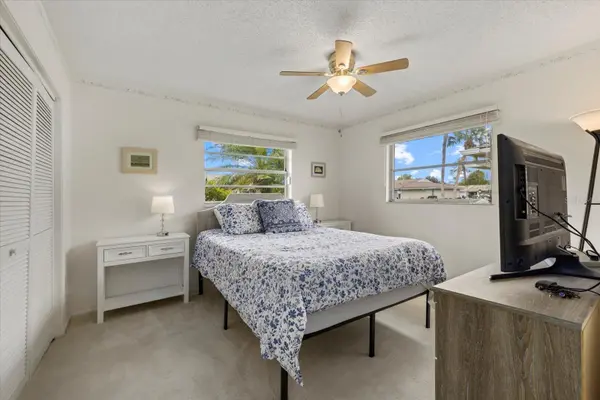 2913 CAPTIVA GARDENS DR #2, Sarasota, FL 34231