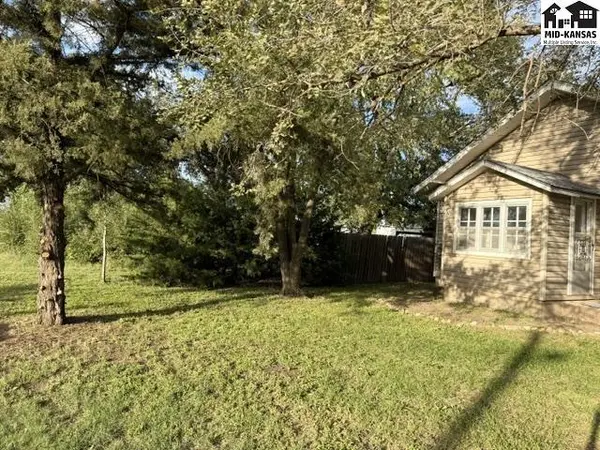 314 N McPherson St, Galva, KS 67443