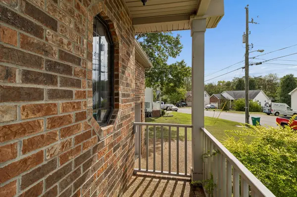 7729 Poplar Ridge Dr, Nashville, TN 37221