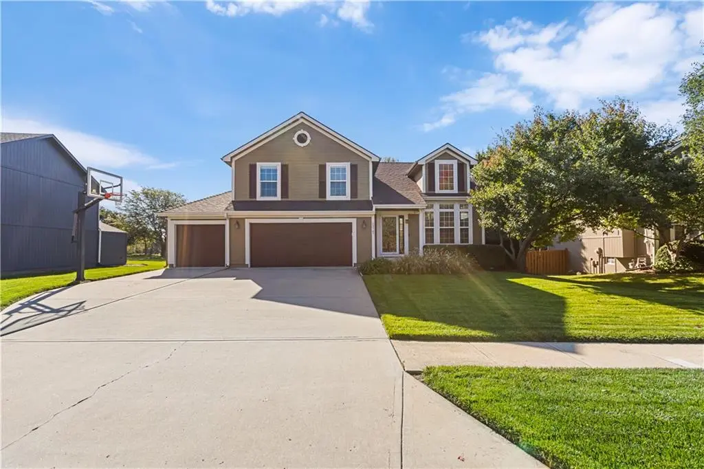 23707 W 58th TER, Shawnee, KS 66226