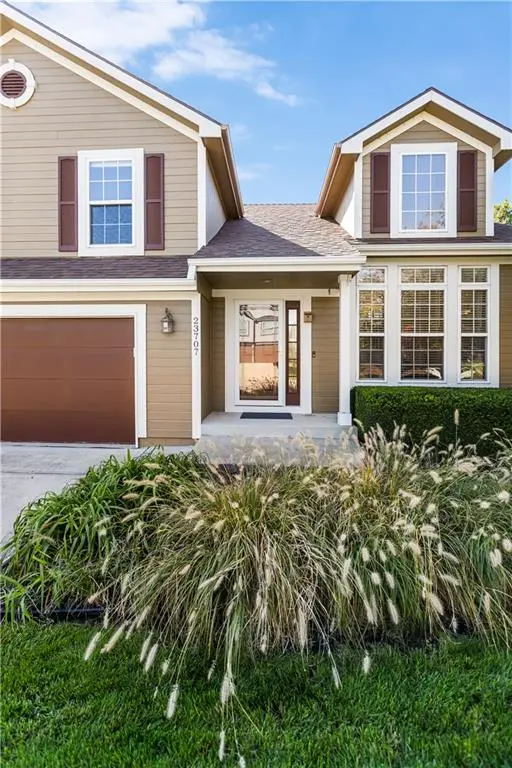 23707 W 58th TER, Shawnee, KS 66226