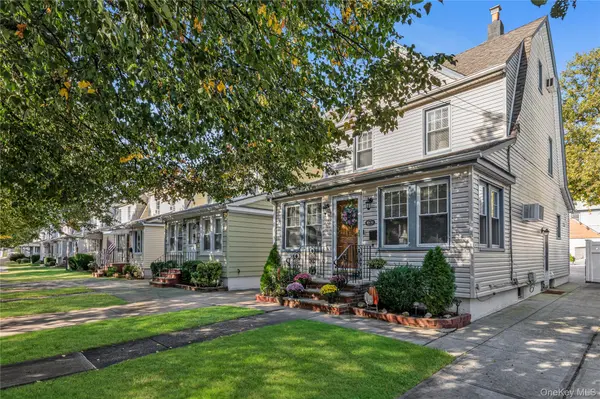 88-32 241st ST, Bellerose, NY 11426