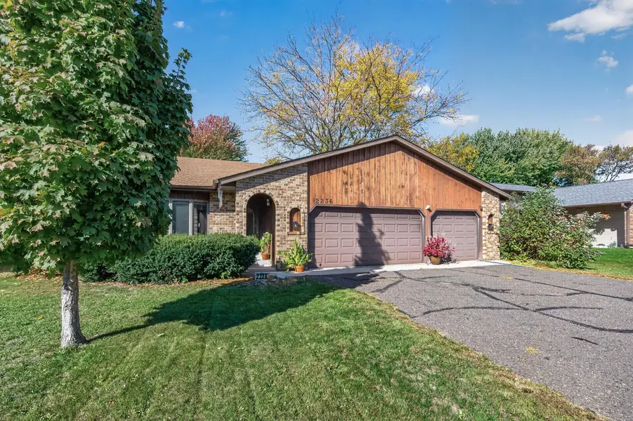 2236 Helena AVE N, Oakdale, MN 55128