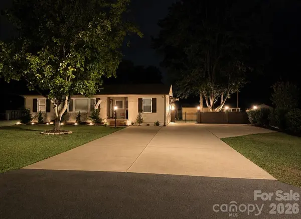 9202 Elgin DR, Charlotte, NC 28214