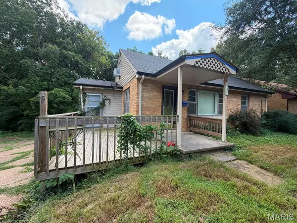 1021 Hawthorne Pkwy, Jefferson City, MO 65109