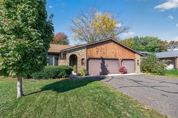 2236 Helena AVE N, Oakdale, MN 55128