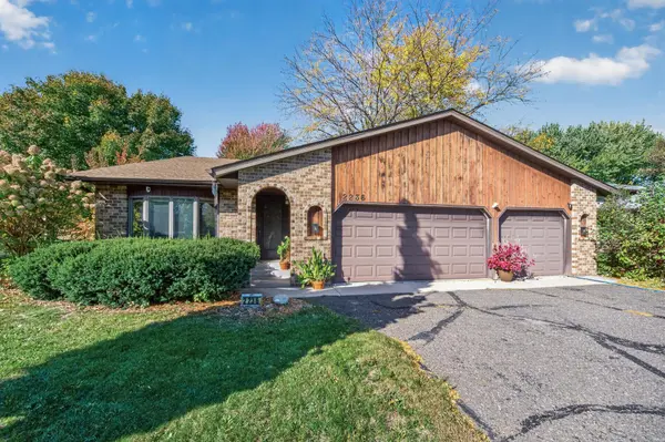 2236 Helena AVE N, Oakdale, MN 55128