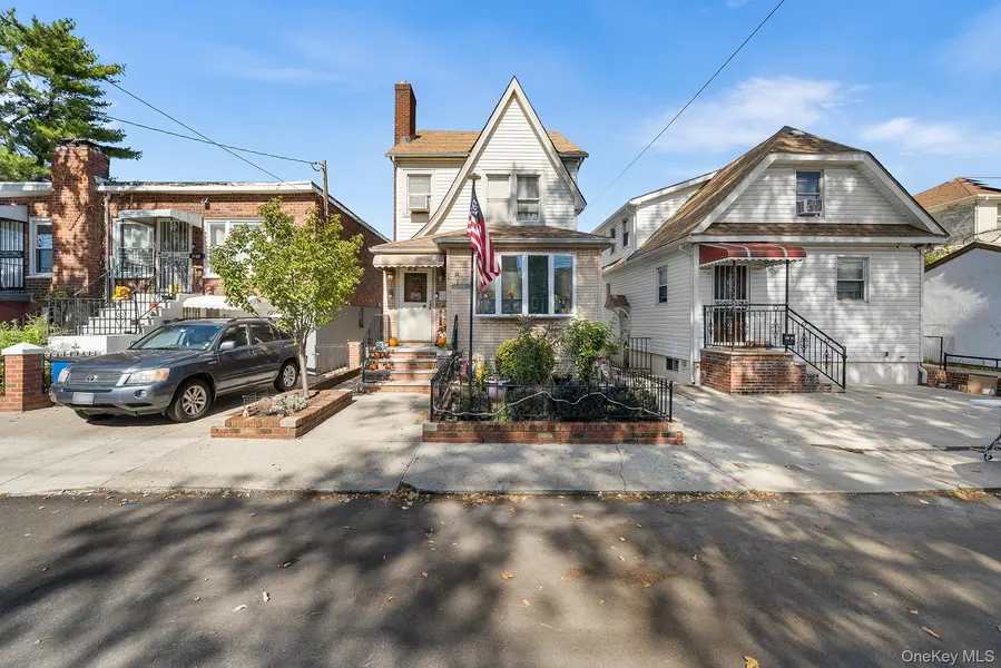 12607 7th AVE, College Point, NY 11356
