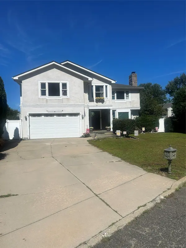 5 Vivona CT, Bayville, NY 11709