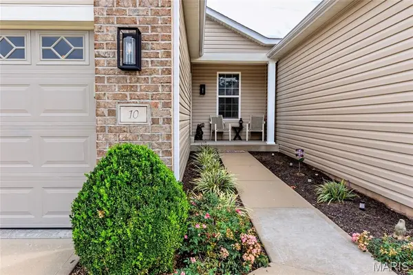 10 Thoreau CT, O'fallon, MO 63366