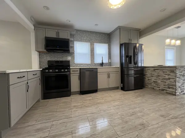 6848 W 96th ST, Oak Lawn, IL 60453