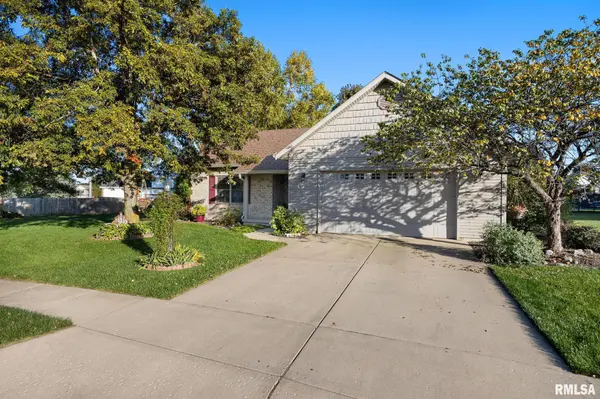1410 SADDLEBROOK LN, Metamora, IL 61548