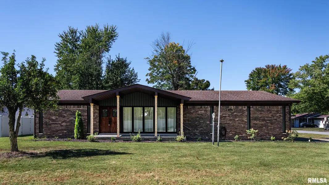 501 S GREENBRIAR, Carterville, IL 62918